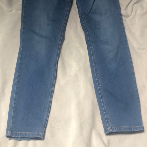 Guess Jeans - Picture 2 of 3